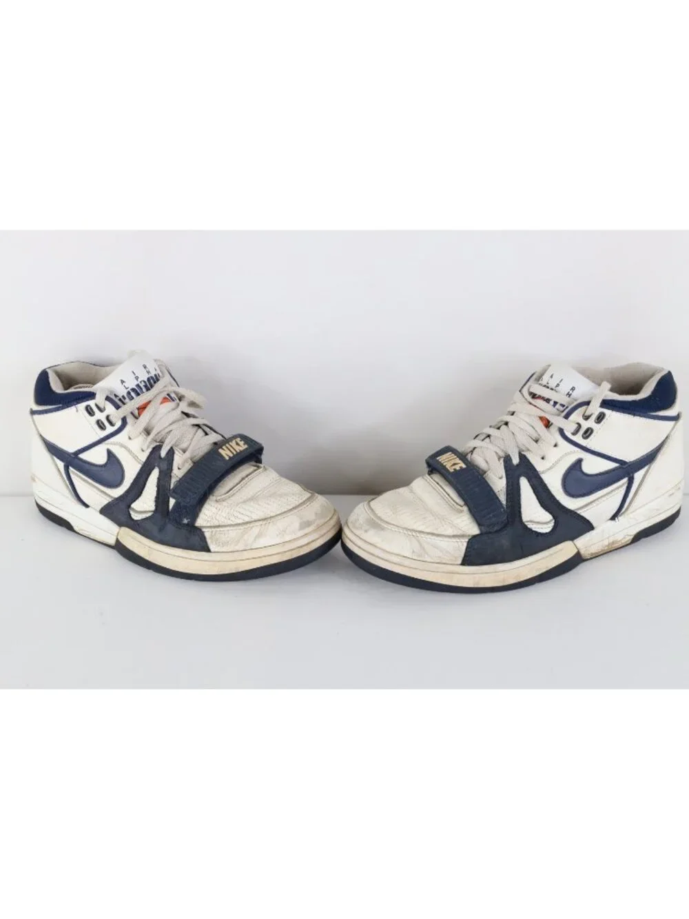 Vintage Y2K 2004 Nike Mens 10 Distressed Air Alpha Force Shoes Basketball White